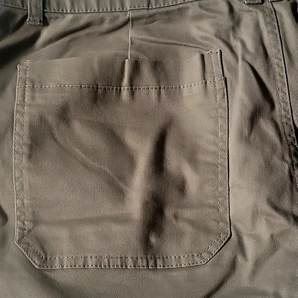 Democracy Olive Green Utility Shorts Women's Size 16 - Picture 3 of 5